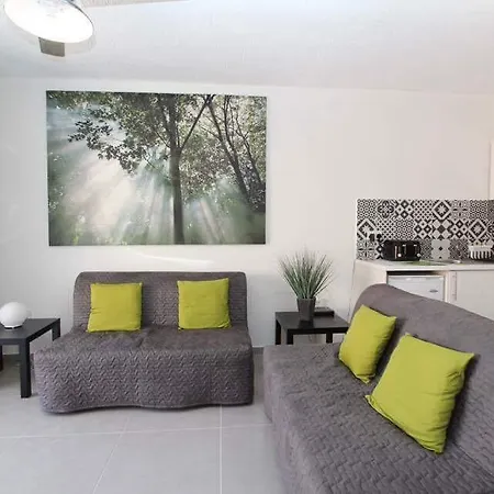 Sea Glimpse Apartment